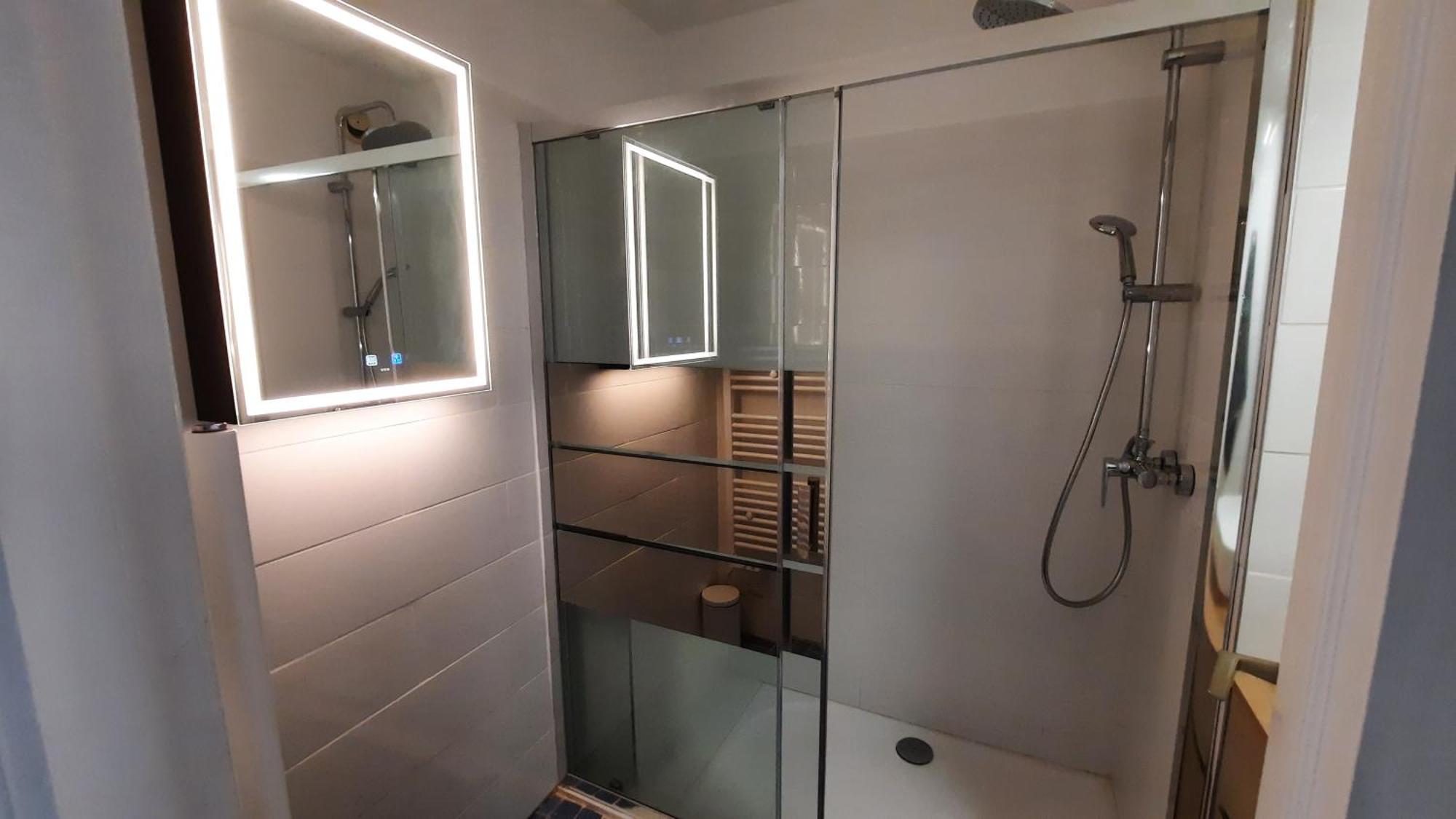 Sunny Mercury - Room In Apartment Канны Экстерьер фото