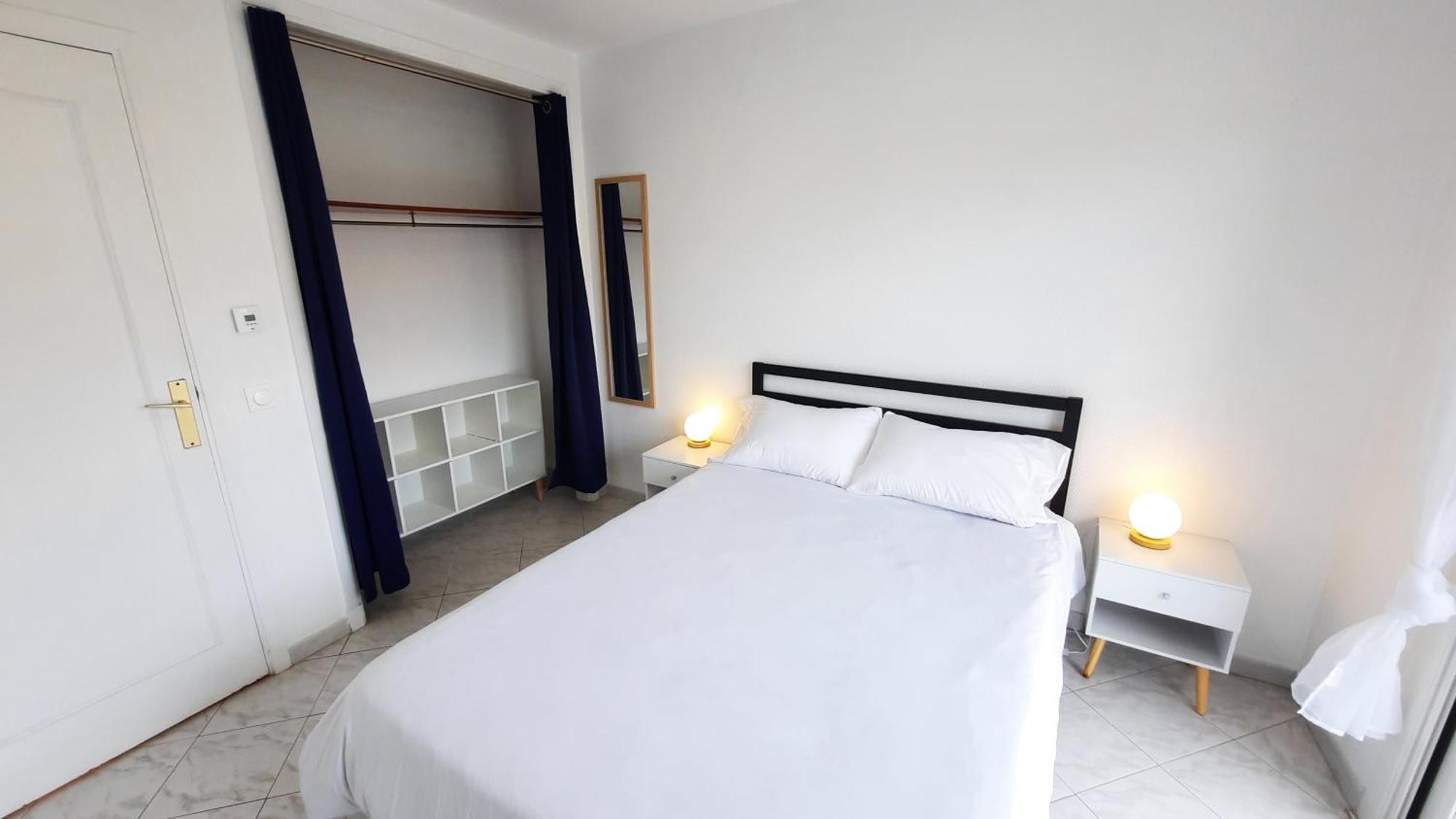 Sunny Mercury - Room In Apartment Канны Экстерьер фото