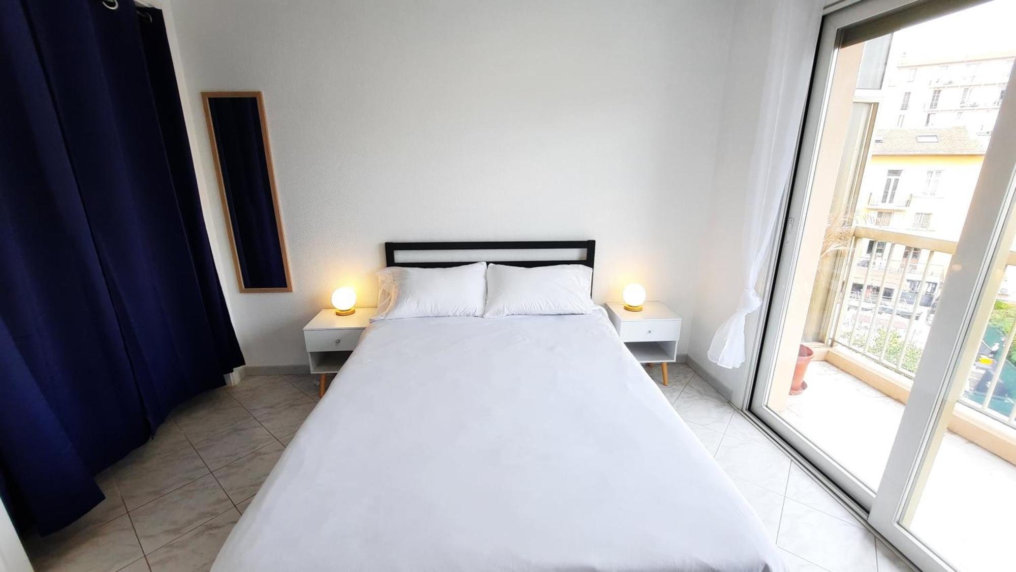 Sunny Mercury - Room In Apartment Канны Экстерьер фото