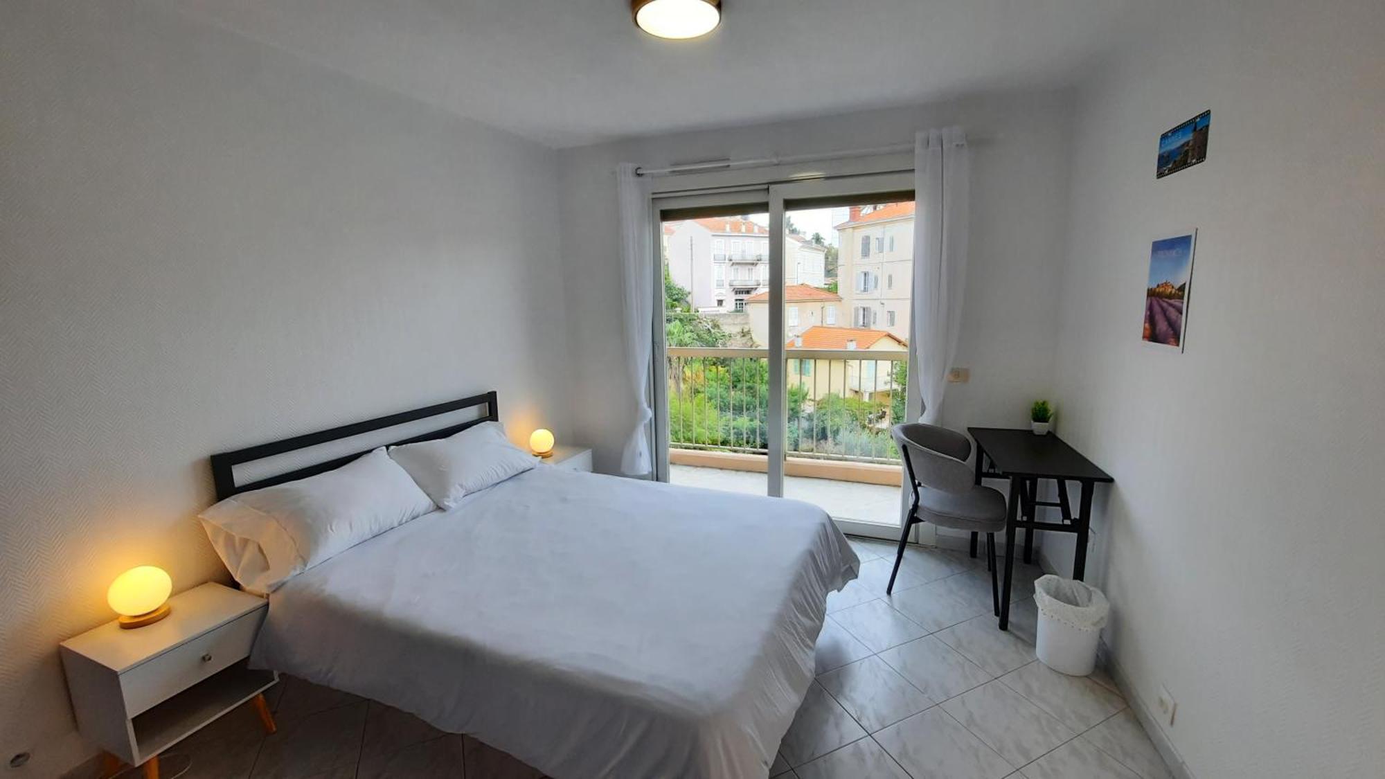 Sunny Mercury - Room In Apartment Канны Экстерьер фото